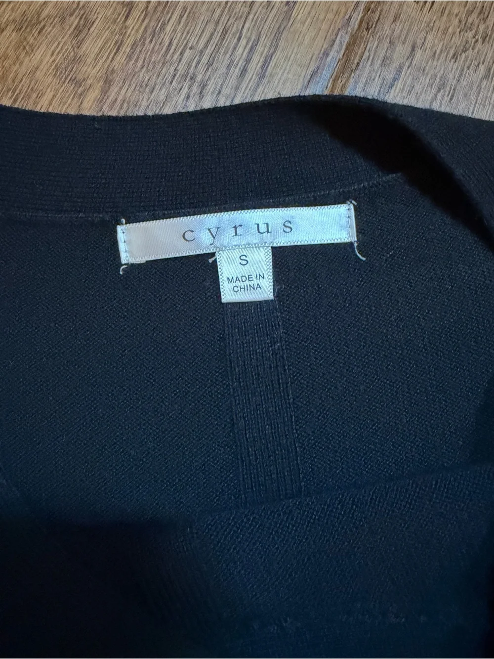 Cyrus Classic Black Crew-Neck Ribbed Hem Sweater
